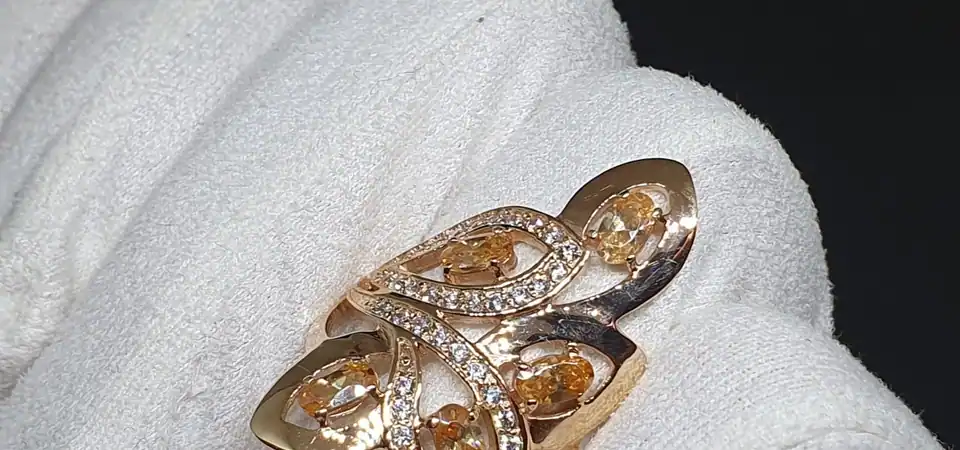 GOLD JEWELRY: Product photo 01