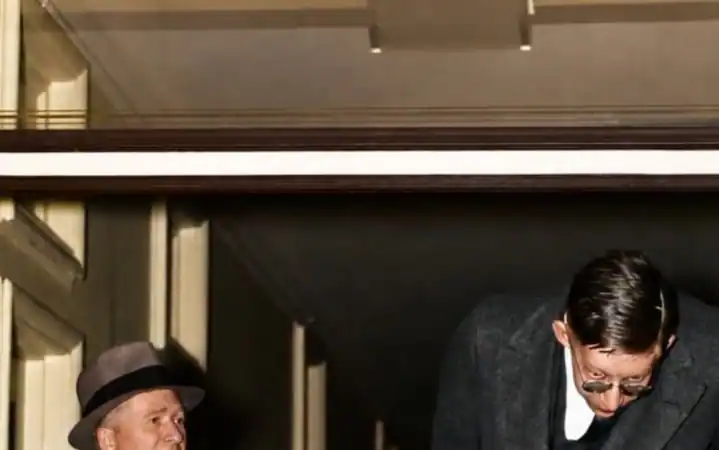 THE TALLEST MAN IN HISTORY: Preview frame 02